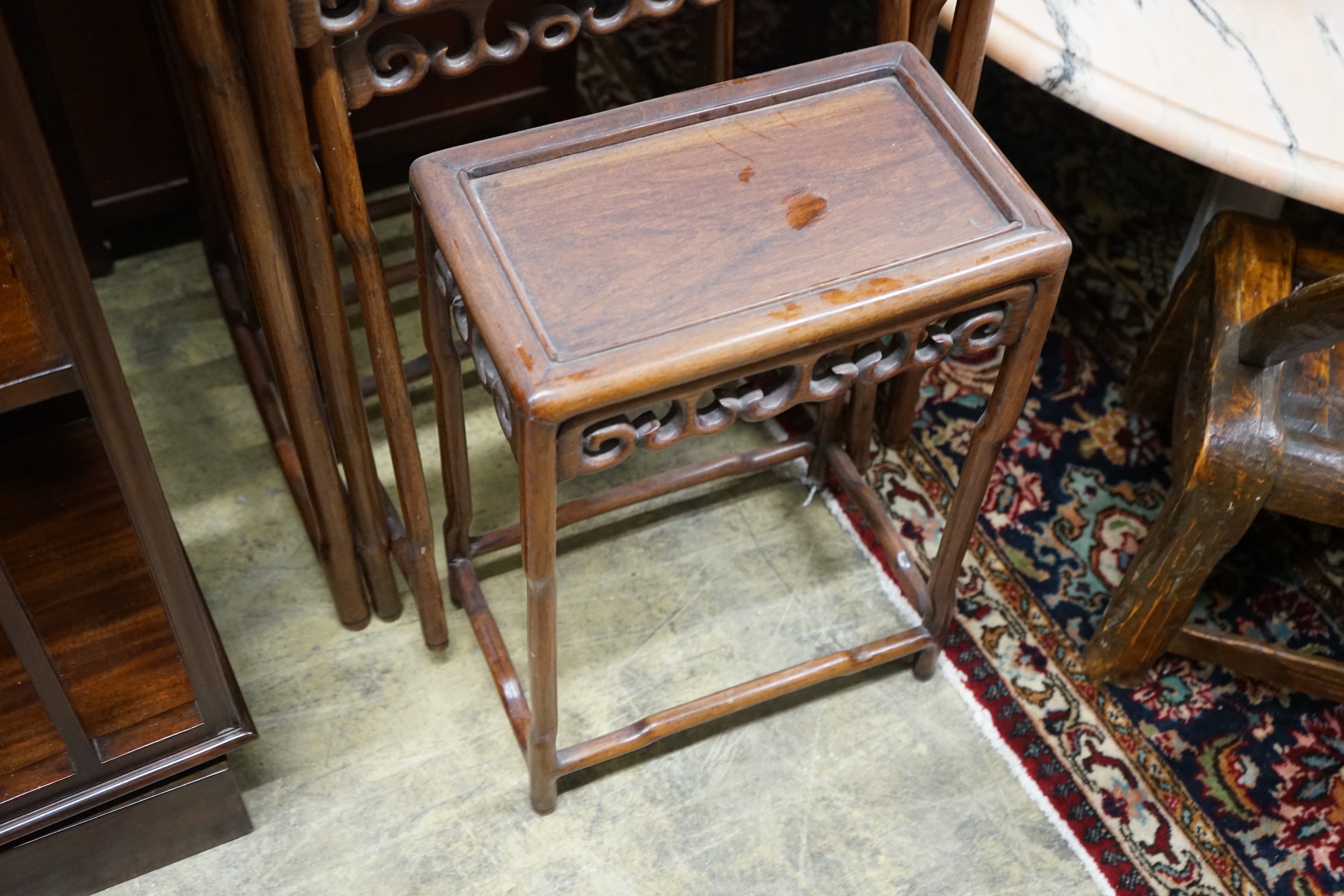 A quartetto of Chinese hongmu rectangular tea tables, width 51cm, depth 36cm, height 74cm